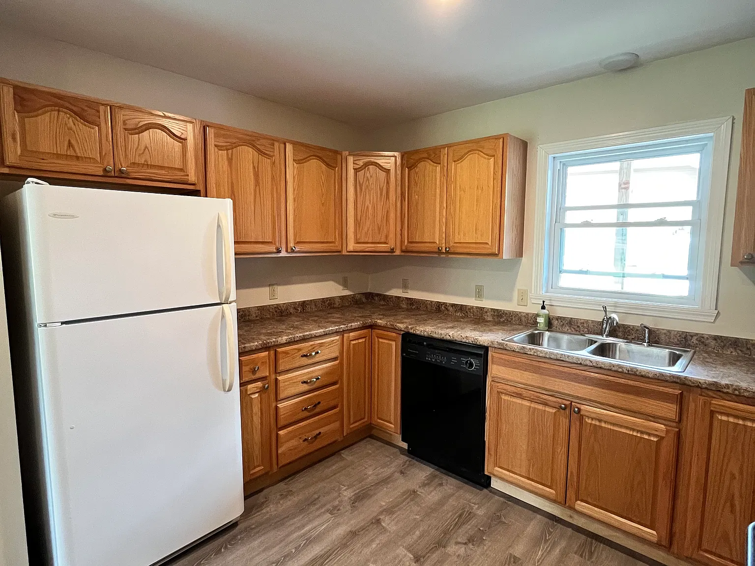 2 bed, 1.5 bath, 1400 sqft, $2,000 — Photo 4