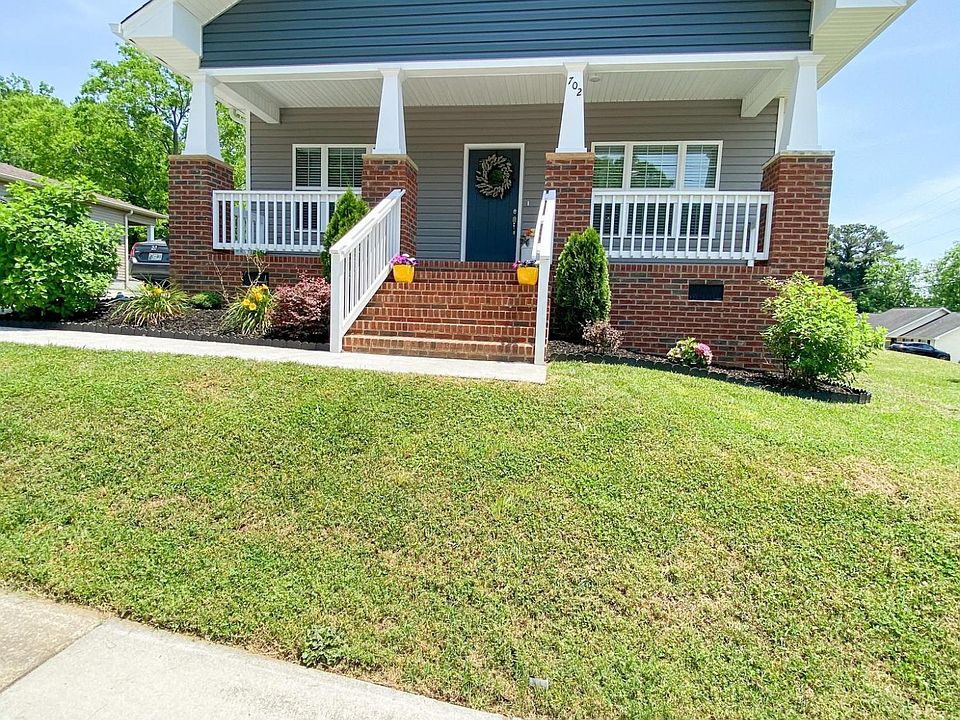 1st image of 702 Woodmore Ln