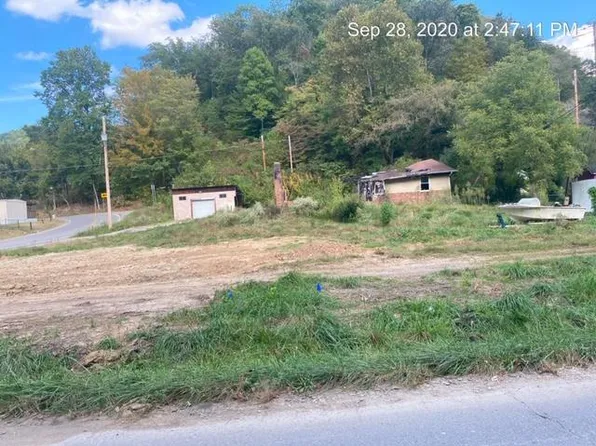 2308 State Route 302, Van Lear, KY 41265
