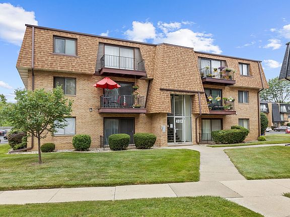 2nd image of 4913 W 109th St APT 203