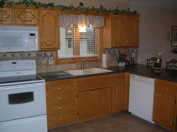 Newly Updated Kitchen 