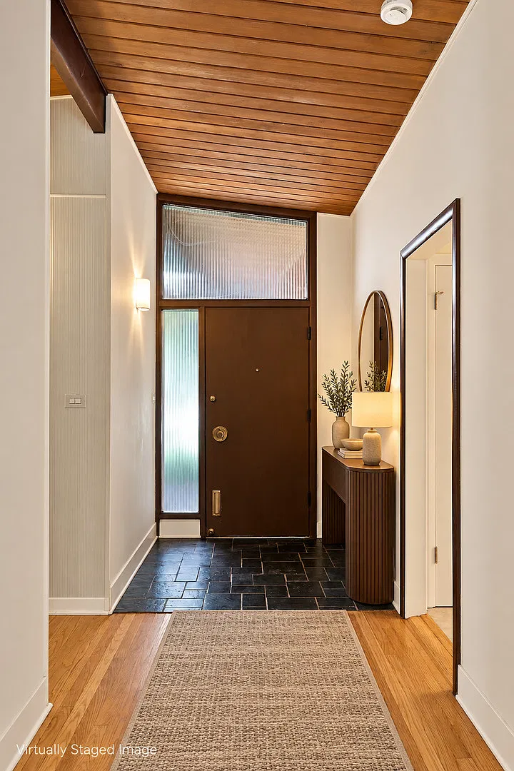 3 bed, 2.5 bath, $5,500 — Photo 2