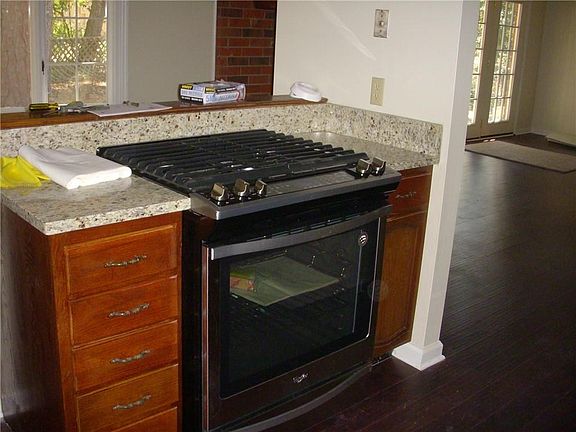 3rd image of 143 Saint Clair Dr