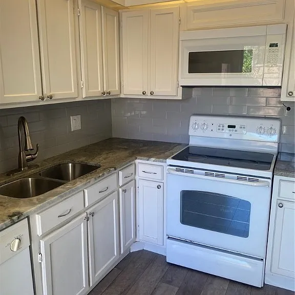 5245 Cedarbend Dr #2 — Photo 13