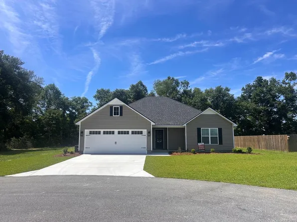 60 Lancer Ln, Ray City, GA 31645