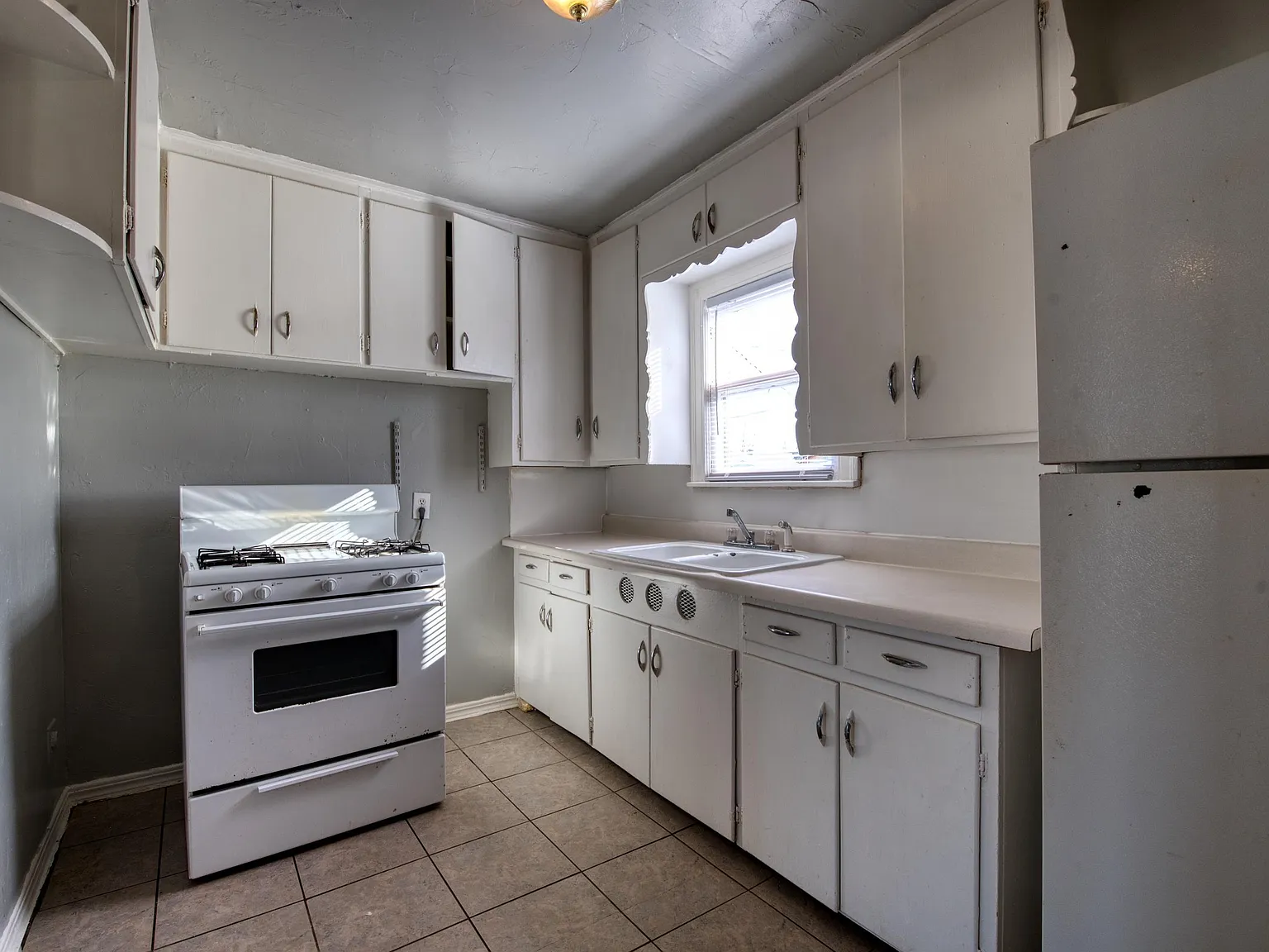 3112 Cashion PL - 1 — Photo 2