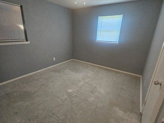 5th image of 1401 Sunset Dr