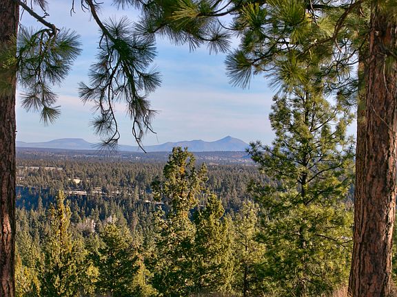 5th image of 3380 NW Greenleaf Way