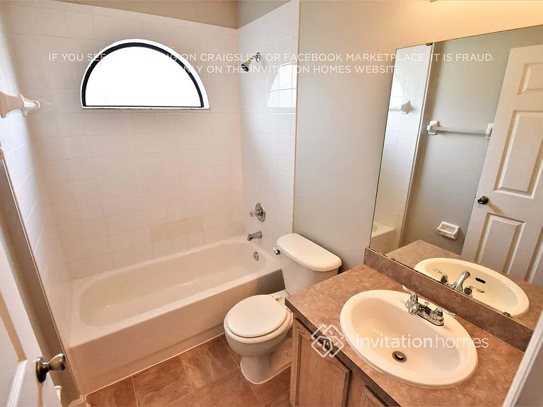 9785 Oxford Station Dr — Photo 13