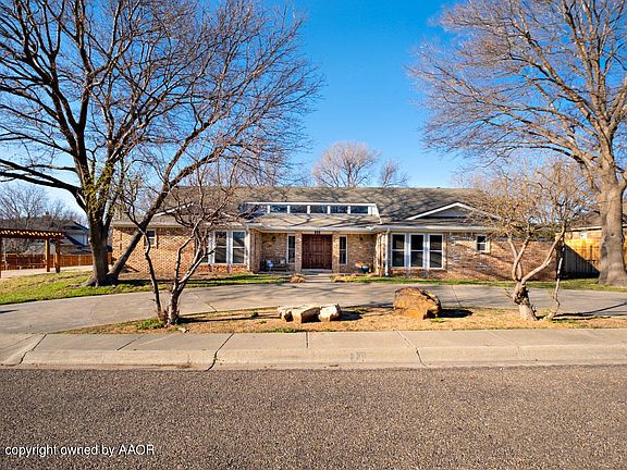 2nd image of 31 Fairway Dr