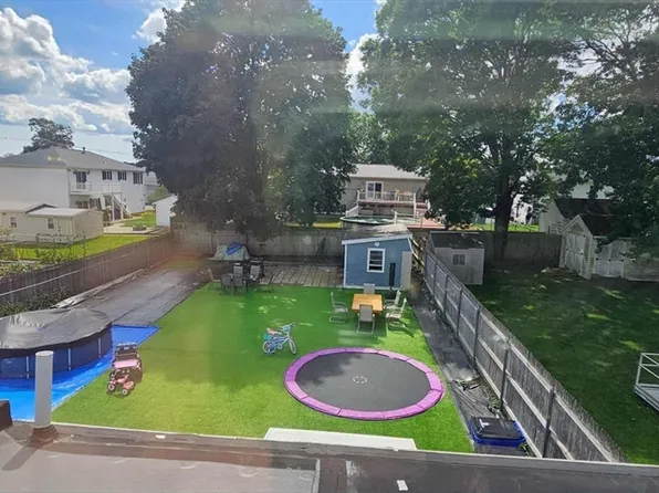 495 Chicago St, Fall River, MA 02721