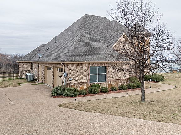3rd image of 630 Highridge Dr