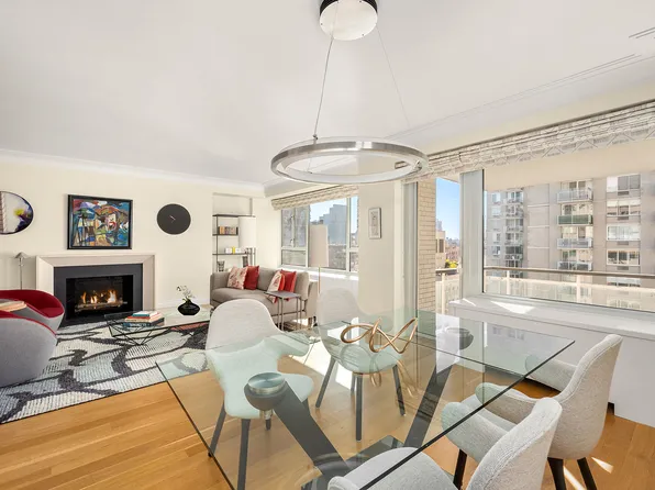 200 East 66th Street D1803 image 3 of 19