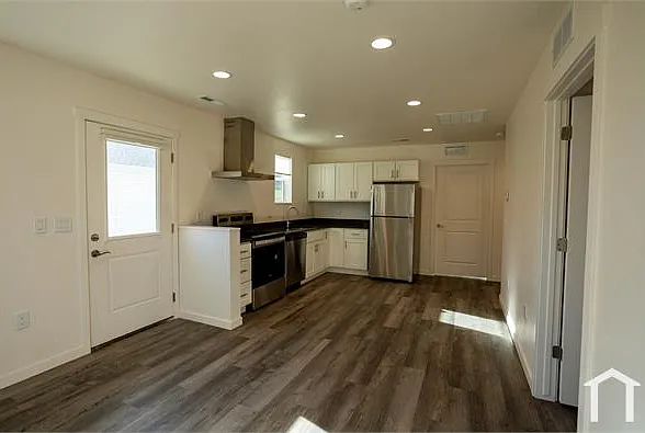 969.5 Hazel Ct — Photo 3
