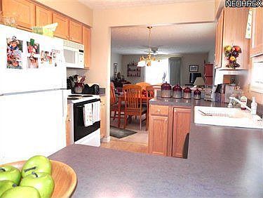 3rd image of 1416 Ledgewood Ln