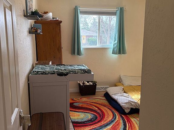 4th image of 420 Duke Ln