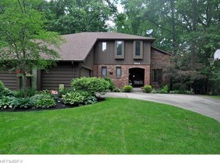 28810 W Oakland Rd, Bay Village, OH 44140