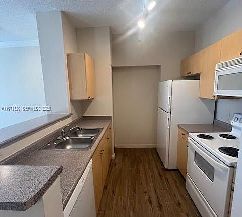2nd image of 1900 Van Buren St APT 120B