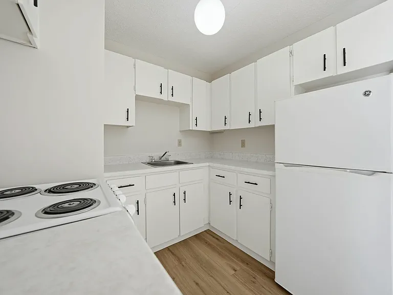 34 Kleisinger Cres — Photo 11