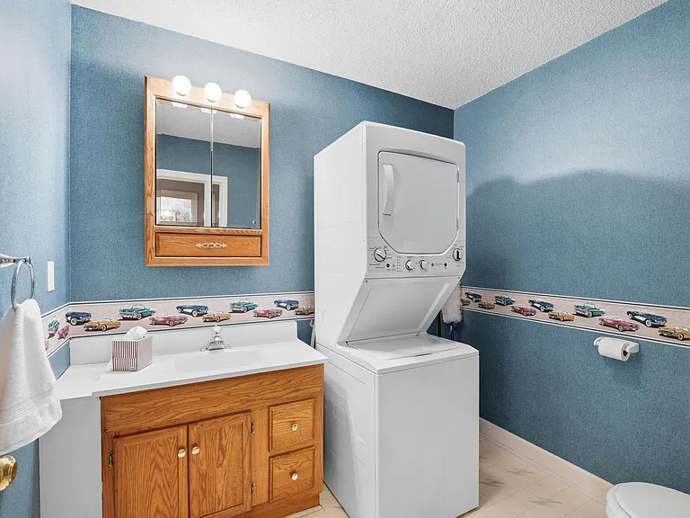 2726 Pheasant Run St — Photo 15