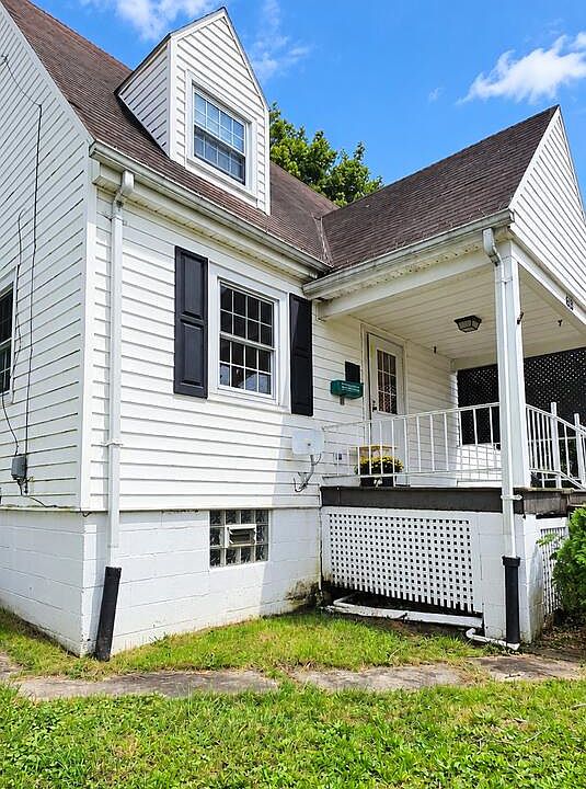 1st image of 628 Forest Ave