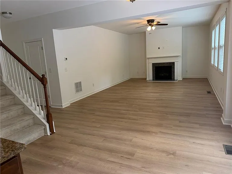 325 Cranbrooke Cir — Photo 8