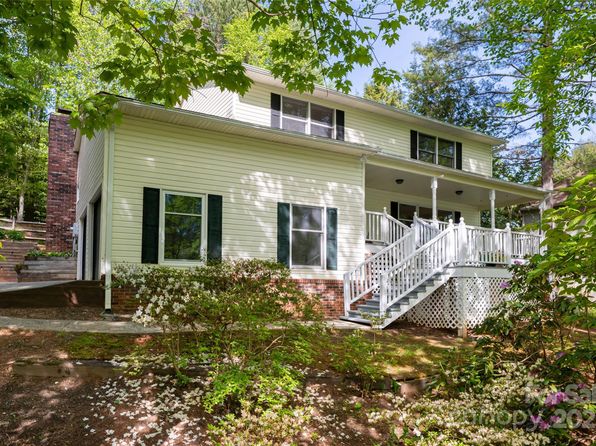 3 Silverstone Dr, Asheville, NC 28805