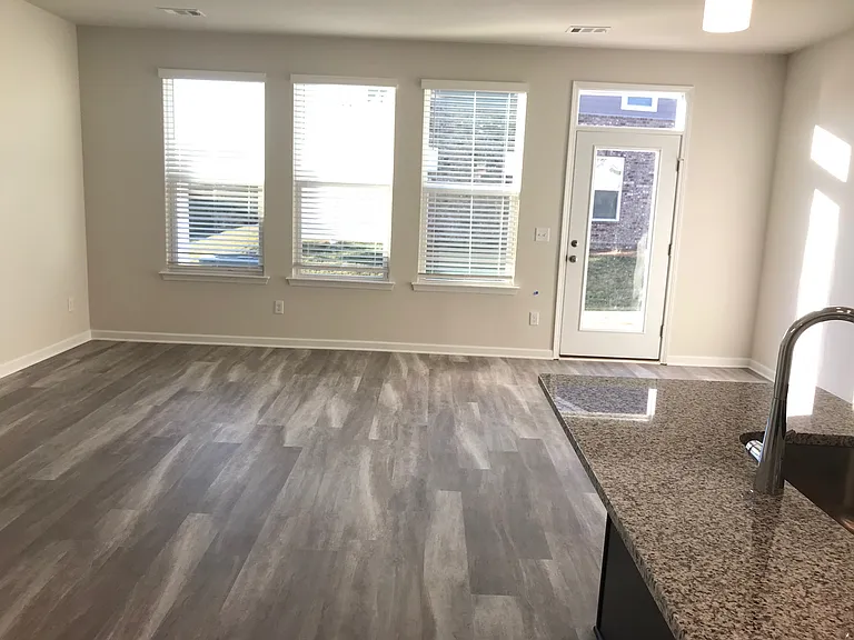 12 Holland Ridge Cir — Photo 3