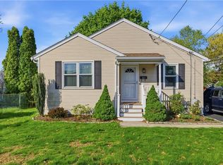 365 Maple St, Warwick, RI 02888