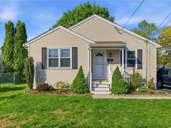 365 Maple St, Warwick, RI 02888