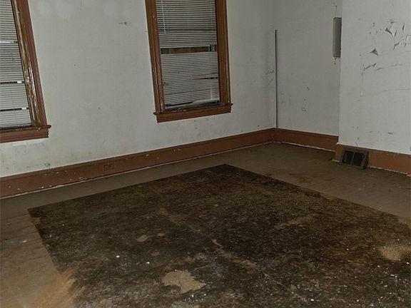 2nd image of 172 Marsden St