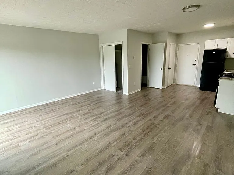 Villa Square LLC — Photo 32