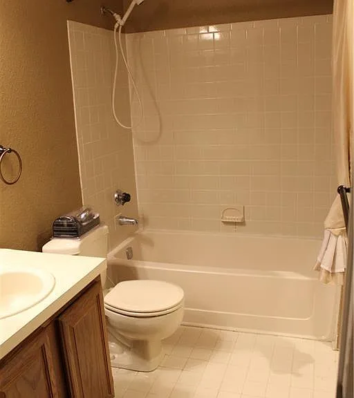 5219 Ravens Crest Dr — Photo 12