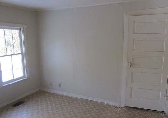 5th image of 518 Jennings St