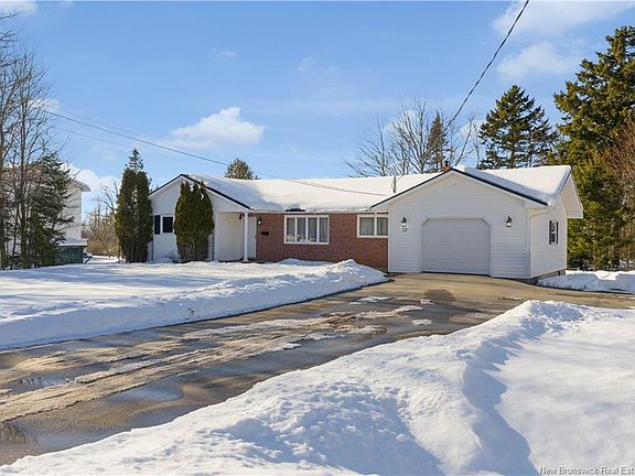 2nd image of 12 Dunrobin St