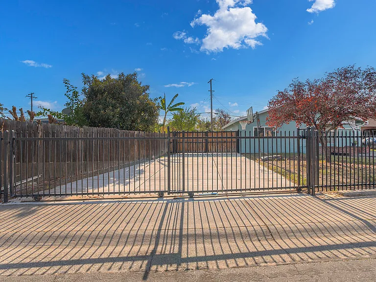 290 Lindley Dr — Photo 13