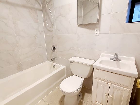 2nd image of 675 Dawson St #19A