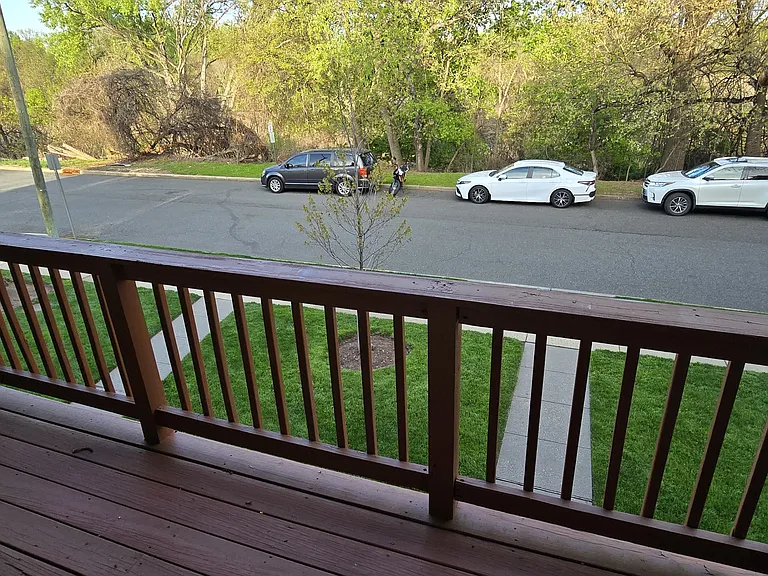 142 E Maple St #1 — Photo 9