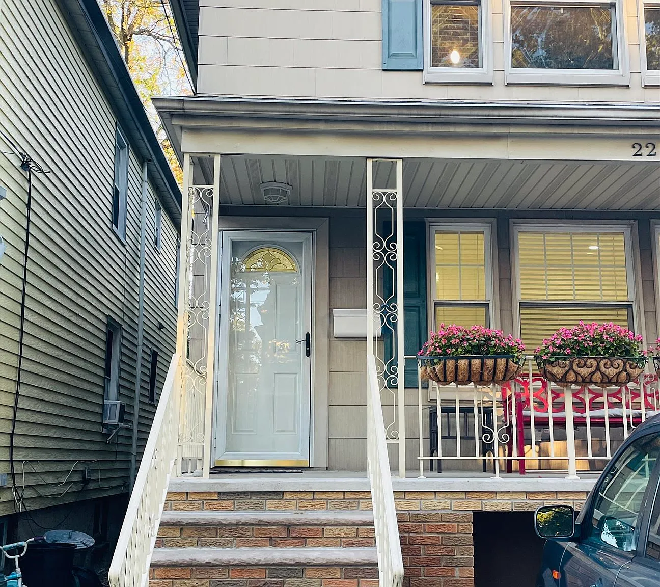 2 bed, 1.0 bath, 1000 sqft, $2,100 — Photo 1
