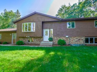 473 Country View Rd, Hudson, WI 54016