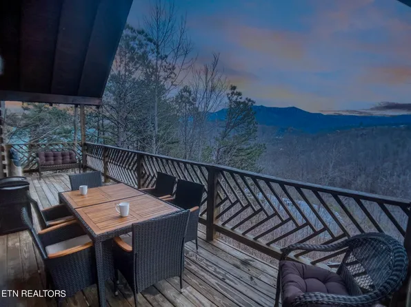 445 Judy Top Ln, Sevierville, TN 37876