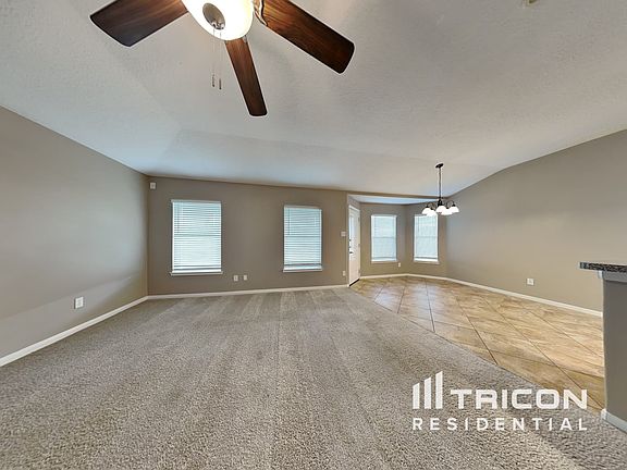 3rd image of 4031 Bentwood Cir