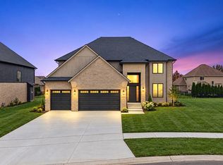16968 Pienza Dr, Macomb, MI 48042