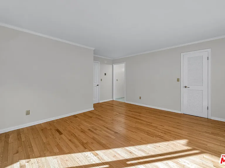 9061 Keith Ave #204 — Photo 13