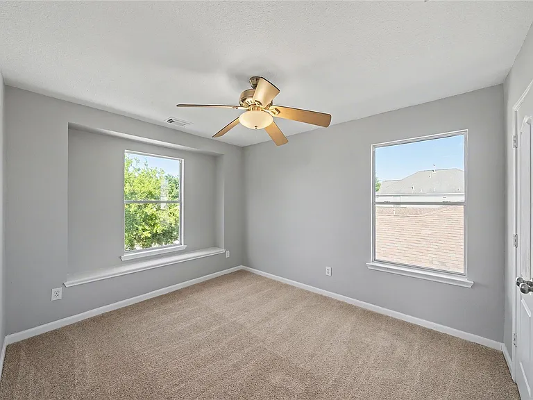 11243 Wild Goose Dr — Photo 32