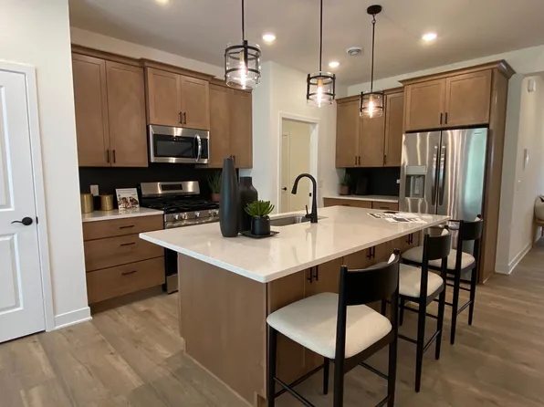 13763 Hollybrook Cir, Apple Valley, MN 55124