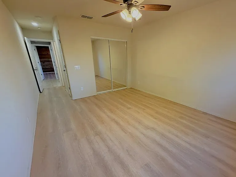 1034 Gleneagles Dr — Photo 10