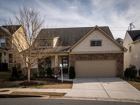 3rd image of 1715 Grand Oaks Dr