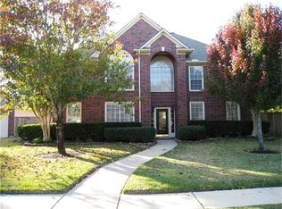 835 Pinewood Ln, Seabrook, TX 77586