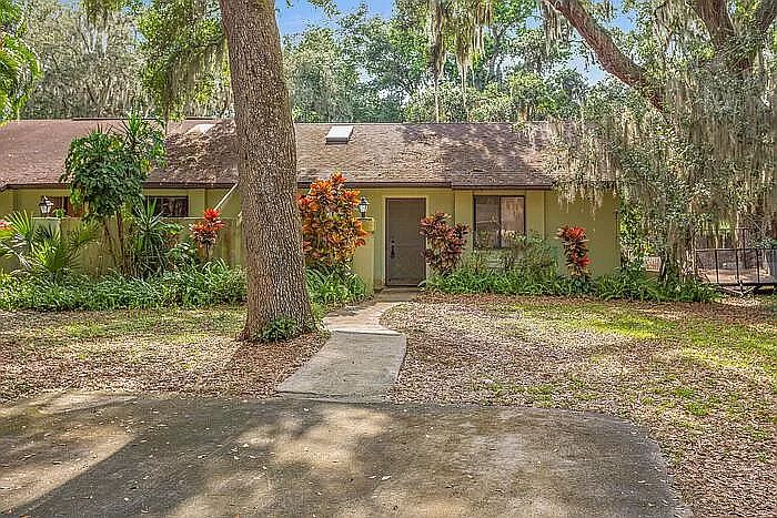 1st image of 9811 Lancewood St